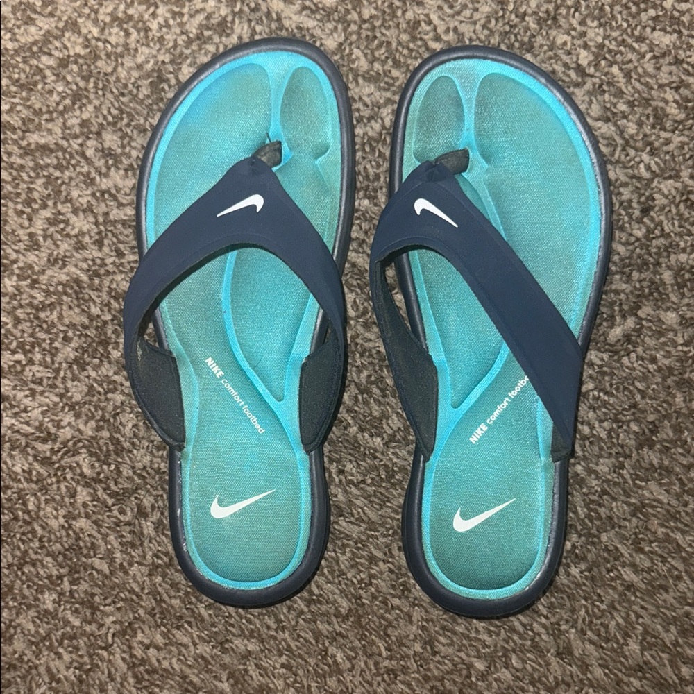 Nike Teal and Navy Flip Flops